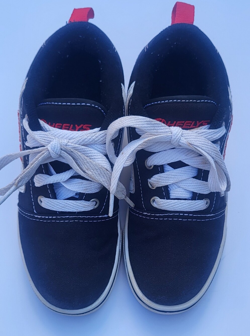 Heelys Youth Size 3 Black Red White Wheeled Skate Shoes Sneakers